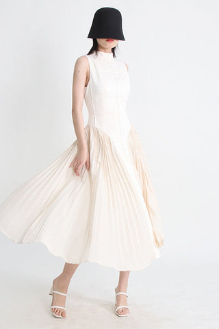 Amira Highend Stylish Sleeveless Pleated Dress