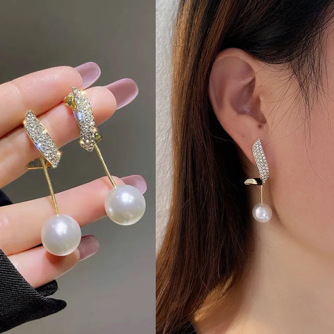 Bright Crystal Luxury Korean Unusual Claw Stud Irregular Pearl Earring