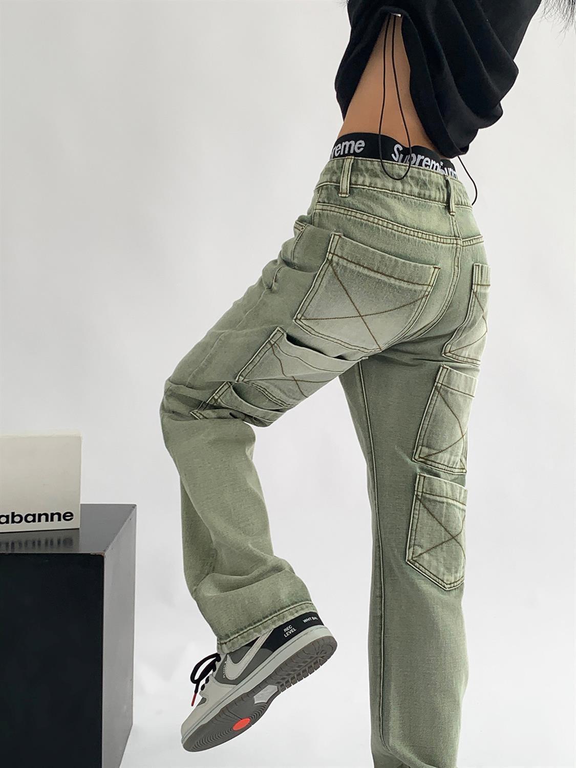 High-waisted Washed Graceful Cargo Jeans