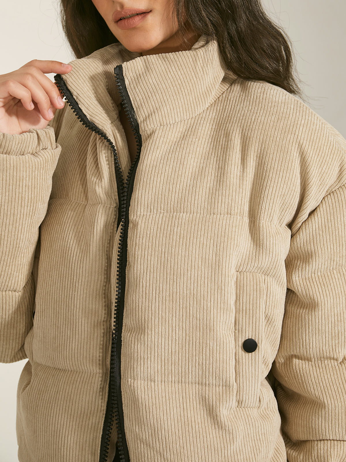 Cropped Funnel Graceful Neck Puffer Jacket