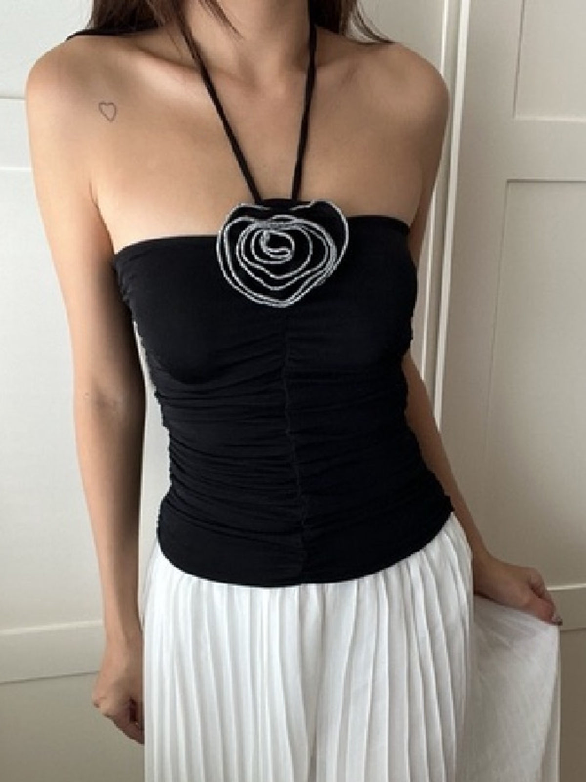 Halter Neck Rosette Trendy Bud Tank Top