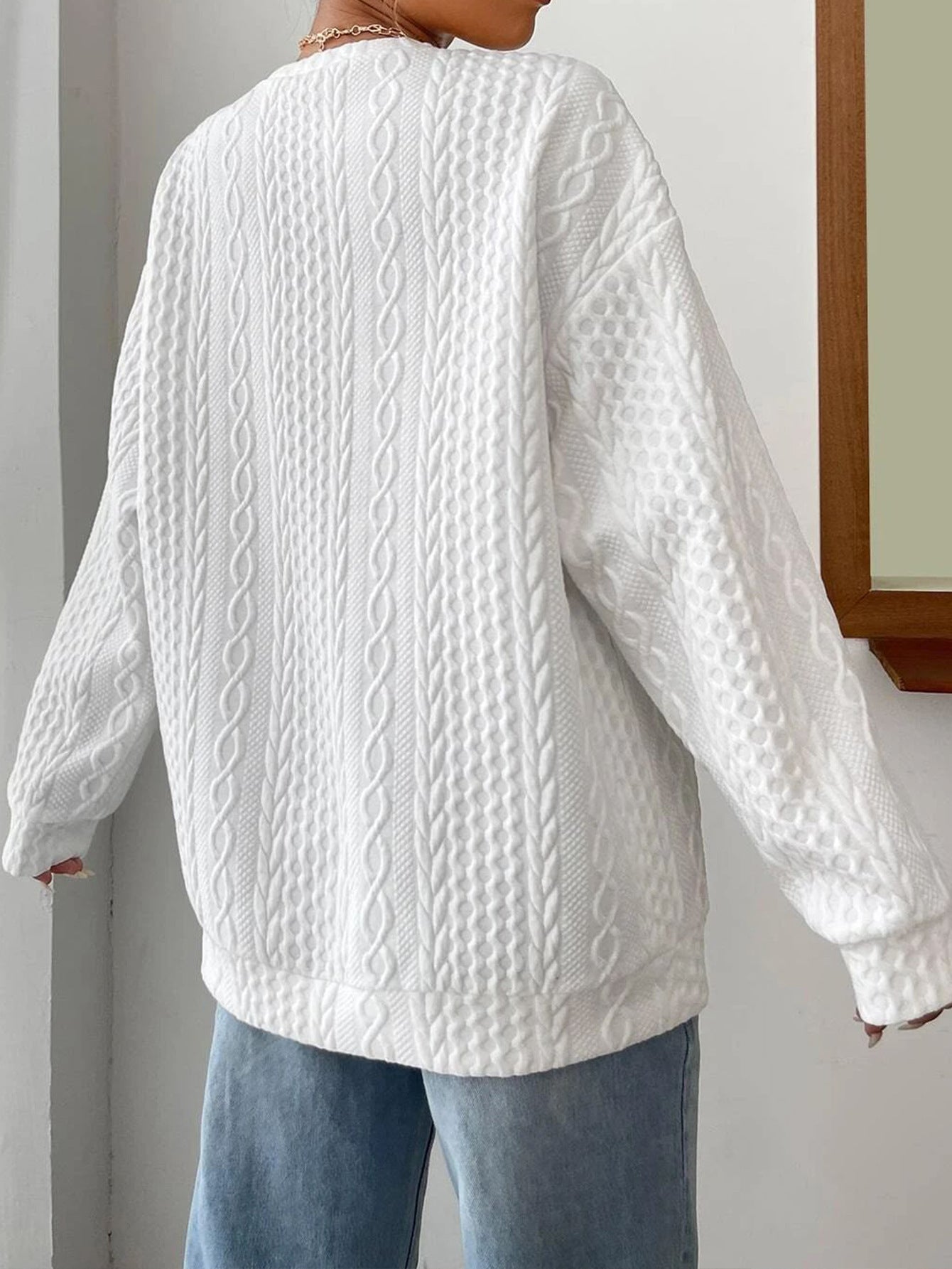 Crew Neck Graceful Cable Knit Sweater