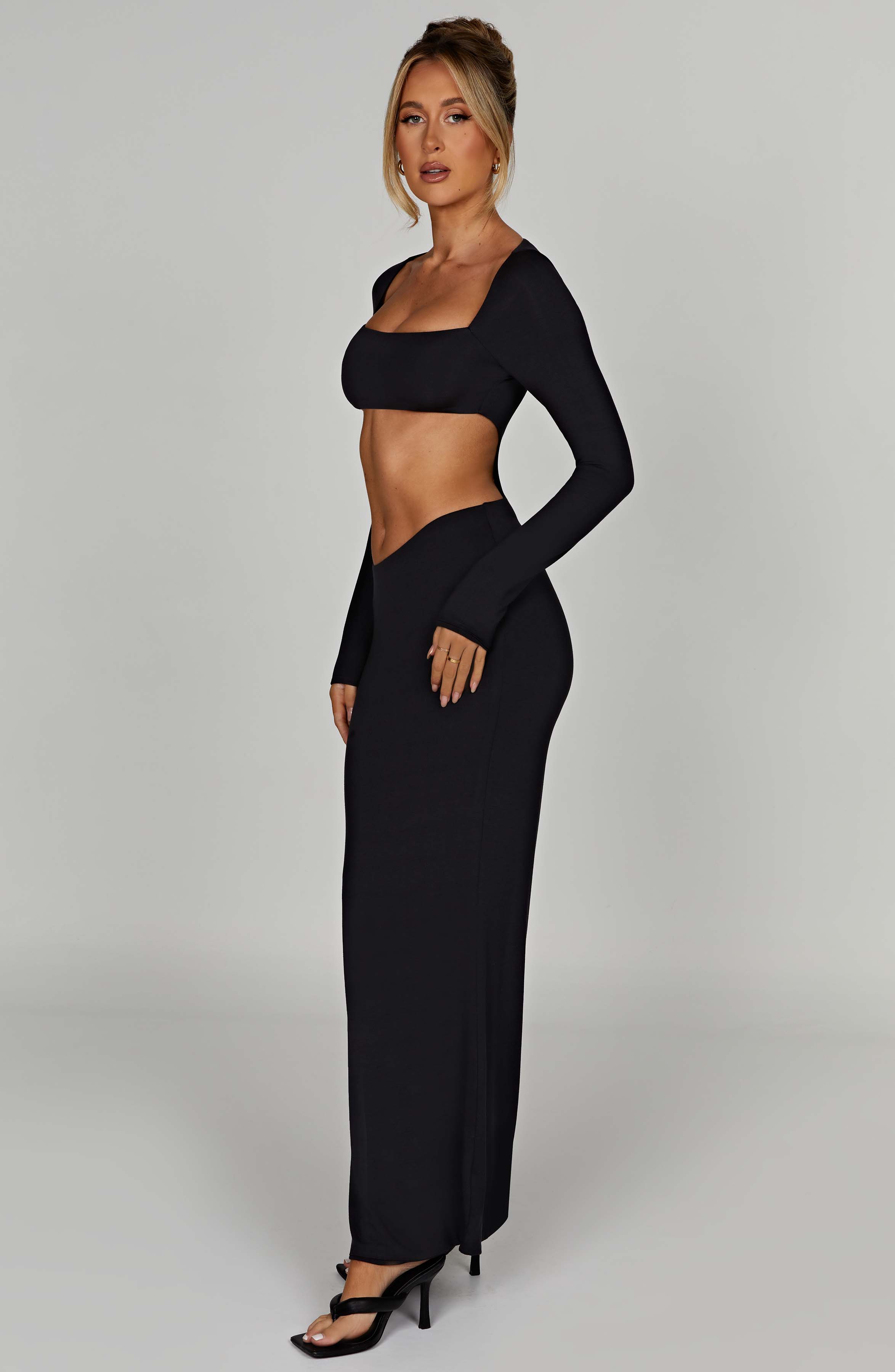 Amari Maxi Graceful Dress - Black